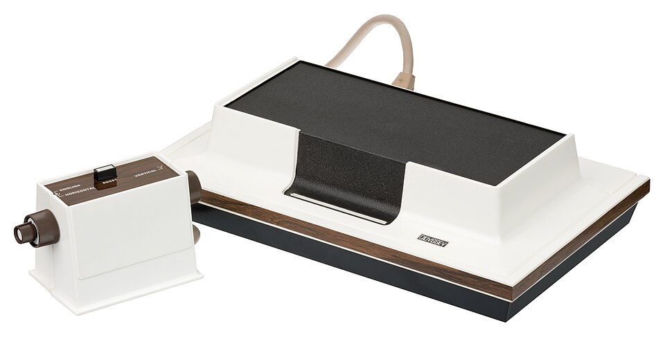 Consola Magnavox Odyssey con sus mandos