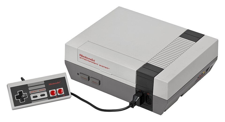 Nintendo Entertainment System (NES) con su mando